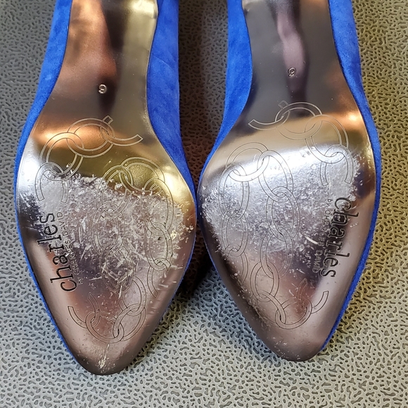 Charles David Blue Suede Pumps - Picture 2 of 5